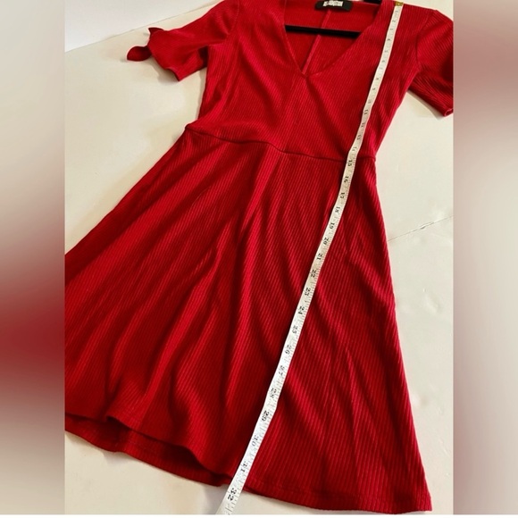 Reformation Sara Cherry red  mini dress.88% tencel 12% spandex.Like new.Size S - Picture 14 of 16